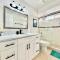 Burnaby Metrotown Cozy 3 Bedroom Suite