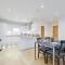 Spacious Luxury 3 Bed Apt with Parking by 360Stays - ميدينهيد