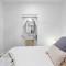 Newstead Ideally Located 2bed 2Bath Free Parking in Heart of Everything
