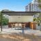 Newstead Ideally Located 2bed 2Bath Free Parking in Heart of Everything