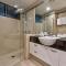 Edge 2 - Oceanfront Luxurious and Spacious 4 Bedroom Split Level Apartment with buggy and valet service - Hamilton Island