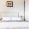 Sea View Apartment with Private Secure Parking 1