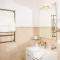 Sea View Apartment with Private Secure Parking 1