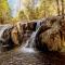 Red Rock Falls Cabin, 8 miles from Yosemite South Gate, with trailhead, Game Room and HotTub - Oakhurst