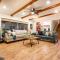 Red Rock Falls Cabin, 8 miles from Yosemite South Gate, with trailhead, Game Room and HotTub