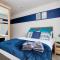 Swanky city centre apartment