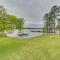 Decks and Lake Views Waterfront Hot Springs Home! - 温泉城