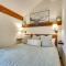 Cozy Hillside Hideaway in Wintergreen Resort!