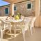 Sea Breeze Suite - Beachfront