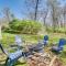 Homey Luray Cabin with Fire Pit and Deck! - Luray