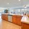 Spacious Vacation Rental Home on Eufaula Lake!