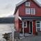 Sjøhus ved Tjeldsundet - House by the sea - 伊温斯科尔