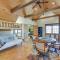 Hot Tub and Fire Pit Secluded Gem in Franklin