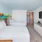 Courtyard by Marriott Mazatlan Beach Resort - 马萨特兰