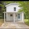 Cute 1 Bdrm House that sleeps 3 - Petersburg