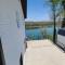 Lakeview Happy Place - 10 Person House with HOT TUB on Lake Cumberland - Burnside