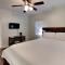 Palm Court Yacht Club #308
