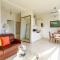 Sea View Apartment with Private Secure Parking 3