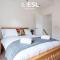 2 Bedroom Terrace Cottage, Parking, 5 minutes drive to Royal Shrewsbury Hospital