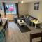 5 Bed Camberley Airport Accommodation - Camberley