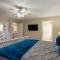 2BR Penthouse Condo - 2 Pools - Close to the Strip - Stairs Required - FREE TICKETS INCLUDED - FHC-24