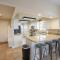 2BR Penthouse Condo - 2 Pools - Close to the Strip - Stairs Required - FREE TICKETS INCLUDED - FHE-17 - 布兰森