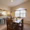2BR Penthouse Condo - 2 Pools - Close to the Strip - Stairs Required - FREE TICKETS INCLUDED - FHE-17 - 布兰森
