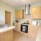 Colenso St - 2 bed house by Bishy Road & River