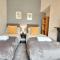 Colenso St - 2 bed house by Bishy Road & River