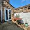 Colenso St - 2 bed house by Bishy Road & River