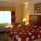 Howard Johnson by Wyndham Bakersfield