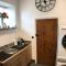 1 Bed Charming Peak District Cottage Barn Near Alton Towers, Polar Bears, Chatsworth House - Leek