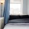 Shirley House 4, Guest House, Self Catering, Self Check in with smart locks, use of Fully Equipped Kitchen, close to City Centre, Ideal for Longer Stays, Excellent Transport Links - 南安普敦