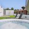 Casa Luna Kingbed and Jacuzzi