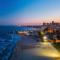 Entire Large Villa next to Award-winning beach