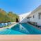 Entire Large Villa next to Award-winning beach