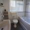 7 Berth Chalet Nearby Hemsby Beach In Norfolk Ref 18168B