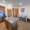3BR Luxury Suite with Parking at The Grand Castle - 格兰维尔