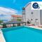 One-Bedroom Apartment in Crikvenica LX - 德拉马利