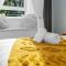 Jamson Pl Apartment - 3BR Sleeps 7