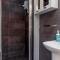 Shirley House 1, Guest House, Self Catering, Self Check in with smart locks, use of Fully Equipped Kitchen, Walking Distance to Southampton Central, Excellent Transport Links, Ideal for Longer Stays - Southampton