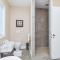 Sweet Magnolia 1 or 2 BR Suite St Kilda Cambridge with Complimentary Continental Breakfast