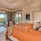 Villa Sunshine - Spectacular ocean views minutes to the sand