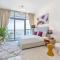 Full Golf View Studio in Damac Hills - Host & Stay - 迪拜