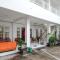 RedDoorz Plus near UMS Solo - 梭罗