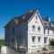 2 Albany House