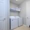 Fabulous Vista Cay Lakeview Elysium Near all Theme Parks and walk to the Convention Center - Orlando
