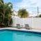Modern, Family Friendly Home ~Heated Pool~ 10 min to Beach - Largo