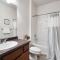 Bee Chic in SoJo w/hot tub+gym+local ski slopes