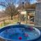 Craigmaddie Muir Roundhouse with Hot Tub Romantic, Luxury, Rural Stay for 2 Near Milngavie - Glasgow